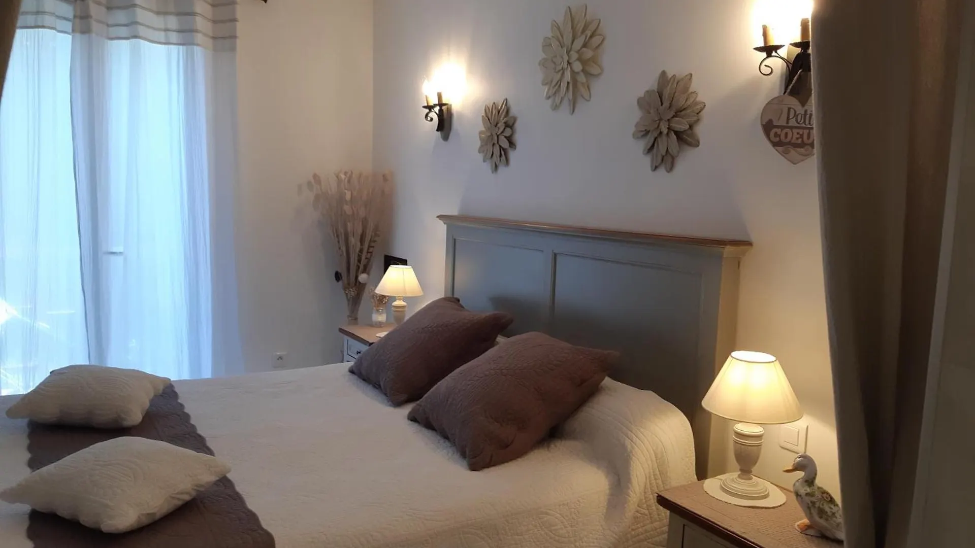 Chambres D'Hotes- Piscine, Spa, Tennis Belcodene Отель типа 